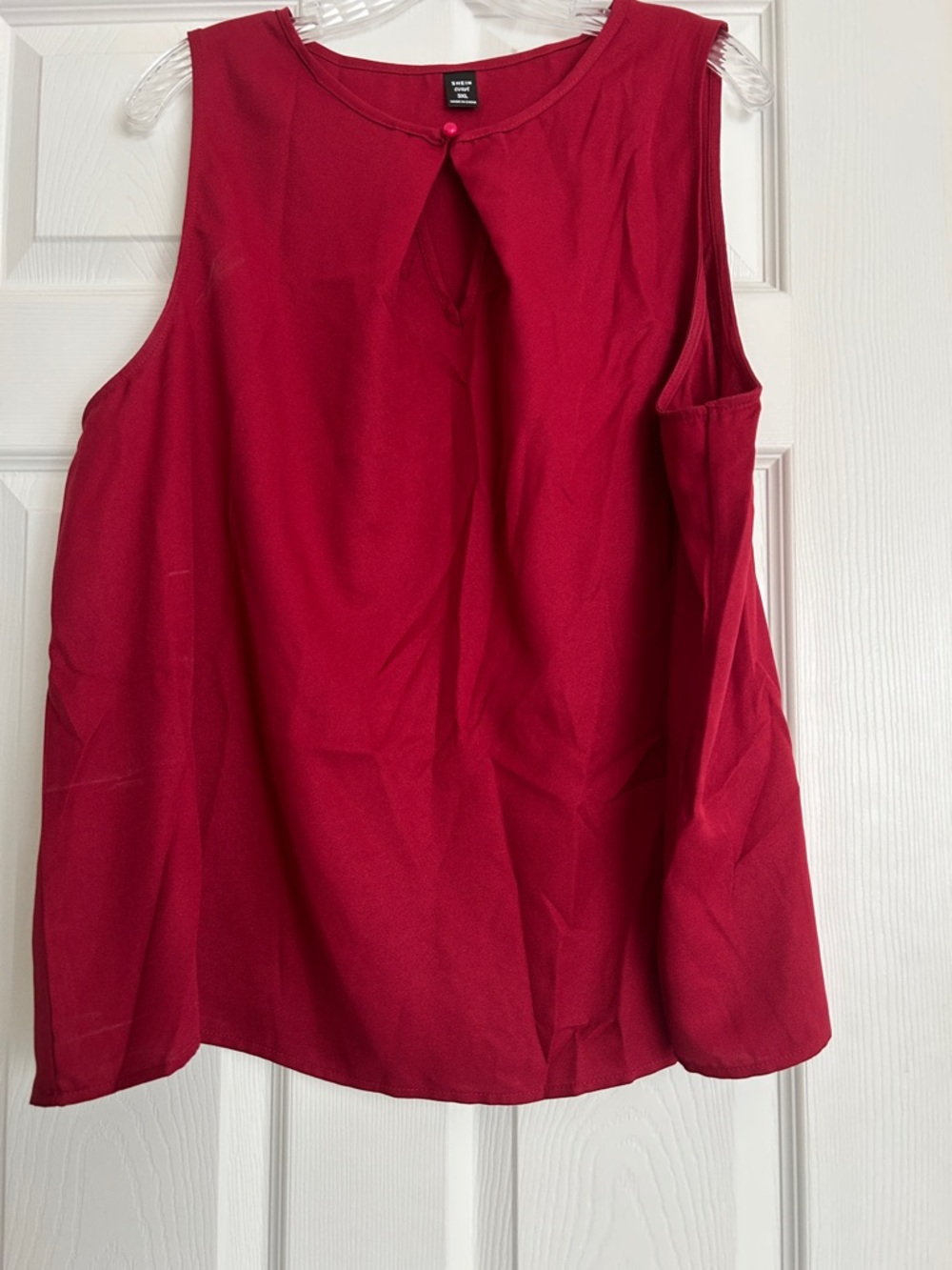 SHEIN Red Sleeveless Keyhole Camisole